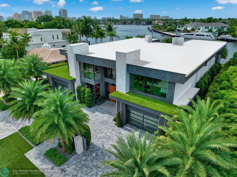  Single Family Homes Photo 14: 671 Middle River Dr  Fort Lauderdale,  FL 33304