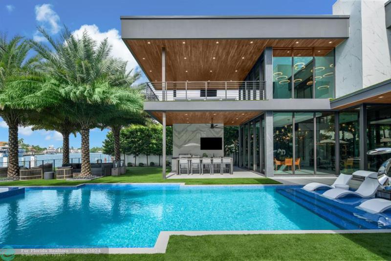  Single Family Homes Photo 20: 671 Middle River Dr  Fort Lauderdale,  FL 33304