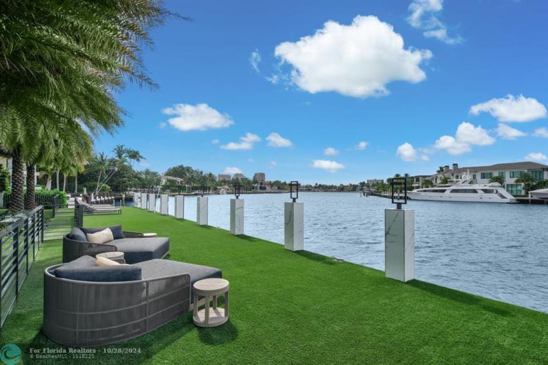  Single Family Homes Photo 21: 671 Middle River Dr  Fort Lauderdale,  FL 33304