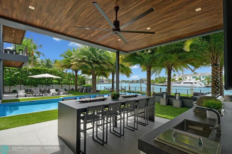  Single Family Homes Photo 26: 671 Middle River Dr  Fort Lauderdale,  FL 33304