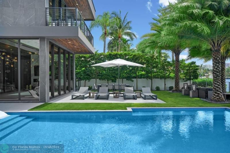  Single Family Homes Photo 49: 671 Middle River Dr  Fort Lauderdale,  FL 33304