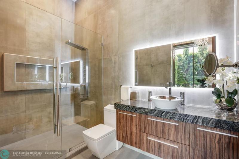  Single Family Homes Photo 58: 671 Middle River Dr  Fort Lauderdale,  FL 33304