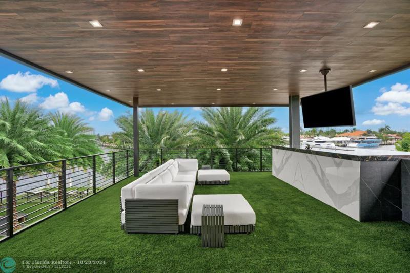  Single Family Homes Photo 75: 671 Middle River Dr  Fort Lauderdale,  FL 33304