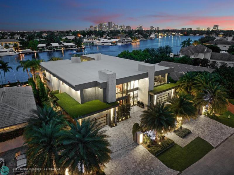  Single Family Homes Photo 9: 671 Middle River Dr  Fort Lauderdale,  FL 33304