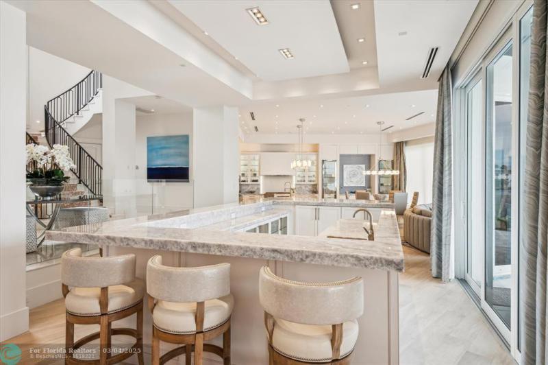  Single Family Homes Photo 13: 2400 Bay Dr  Pompano Beach,  FL 33062