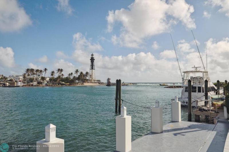  Single Family Homes Photo 21: 2400 Bay Dr  Pompano Beach,  FL 33062