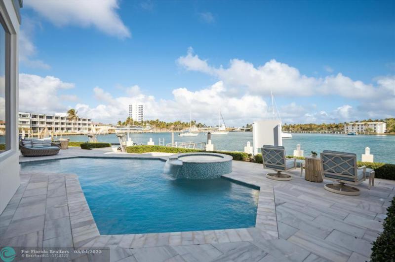  Single Family Homes Photo 22: 2400 Bay Dr  Pompano Beach,  FL 33062