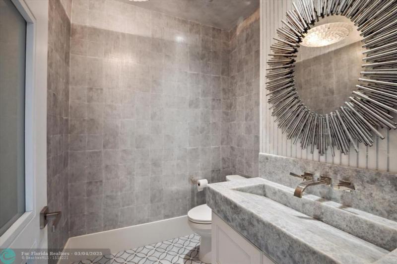  Single Family Homes Photo 28: 2400 Bay Dr  Pompano Beach,  FL 33062