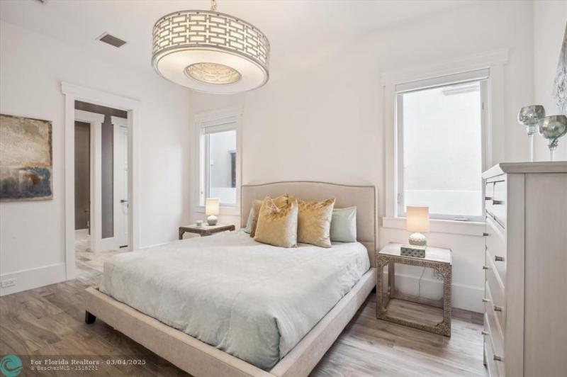  Single Family Homes Photo 30: 2400 Bay Dr  Pompano Beach,  FL 33062