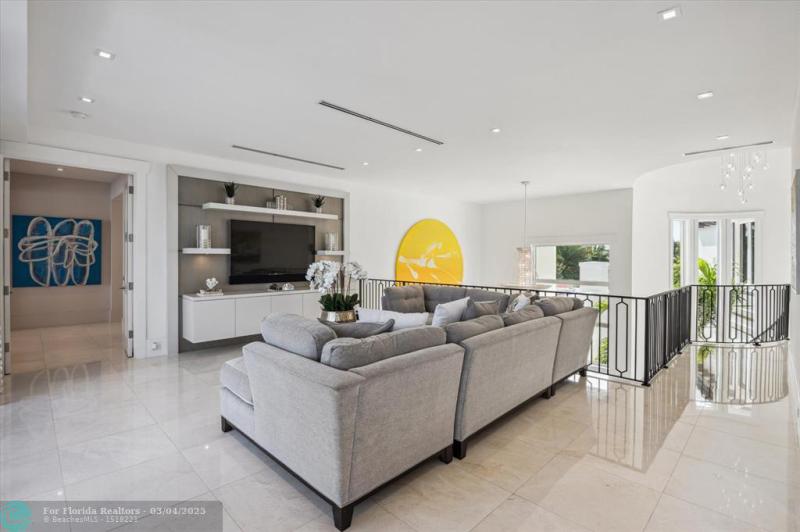  Single Family Homes Photo 33: 2400 Bay Dr  Pompano Beach,  FL 33062