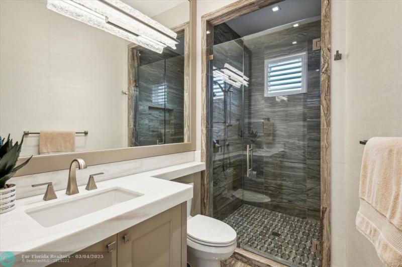  Single Family Homes Photo 45: 2400 Bay Dr  Pompano Beach,  FL 33062