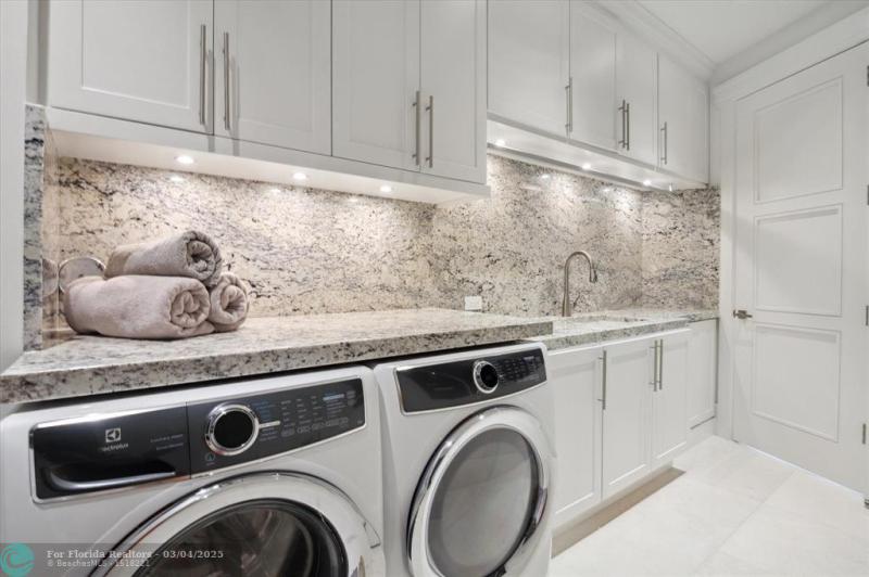  Single Family Homes Photo 46: 2400 Bay Dr  Pompano Beach,  FL 33062