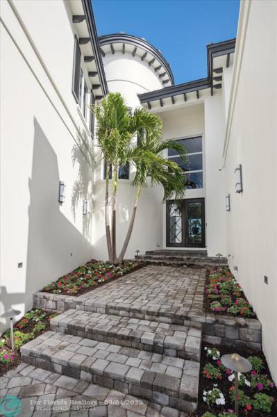  Single Family Homes Photo 51: 2400 Bay Dr  Pompano Beach,  FL 33062