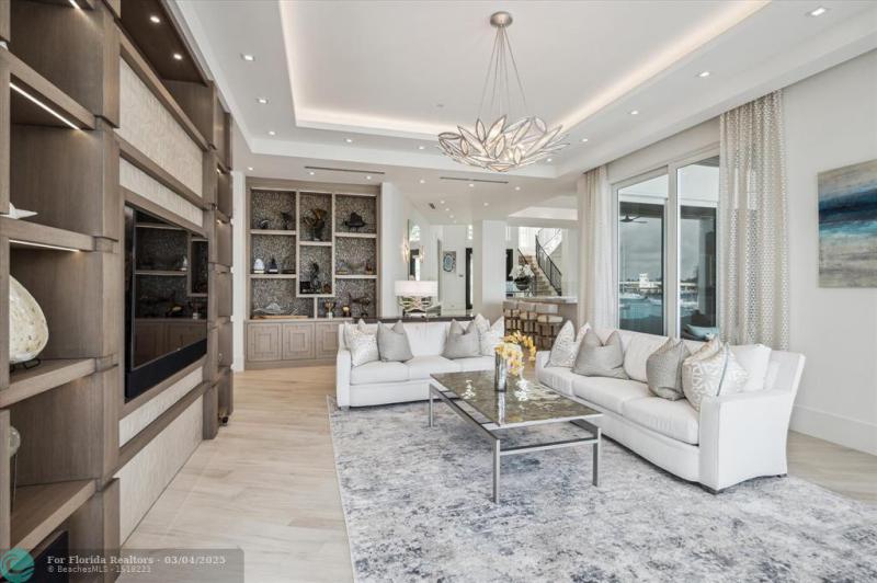  Single Family Homes Photo 9: 2400 Bay Dr  Pompano Beach,  FL 33062