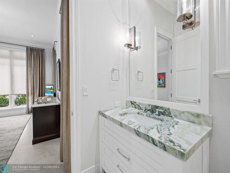  Single Family Homes Photo 29: 1110 SE 4th St  Fort Lauderdale,  FL 33301