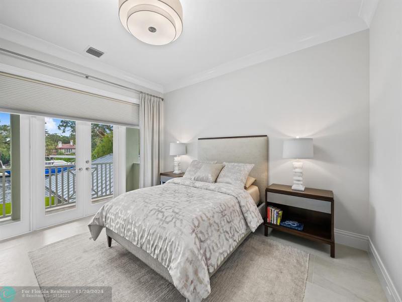  Single Family Homes Photo 39: 1110 SE 4th St  Fort Lauderdale,  FL 33301