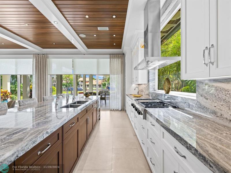  Single Family Homes Photo 4: 1110 SE 4th St  Fort Lauderdale,  FL 33301