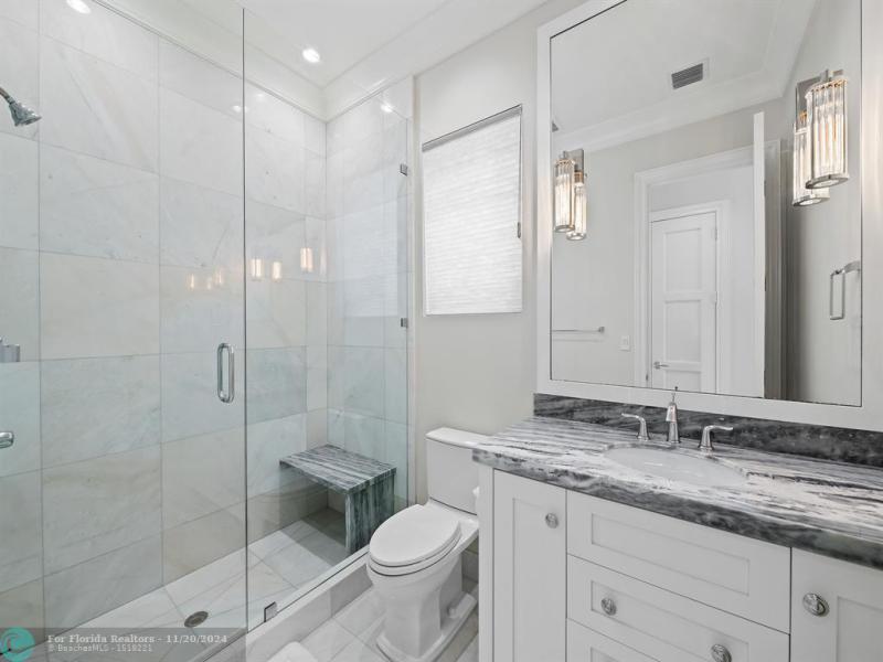  Single Family Homes Photo 44: 1110 SE 4th St  Fort Lauderdale,  FL 33301