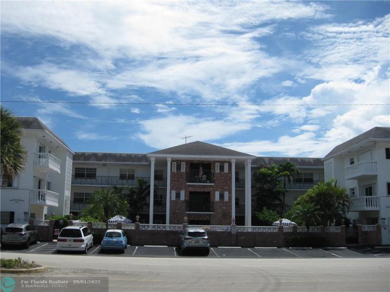  Condo & Townhome Photos