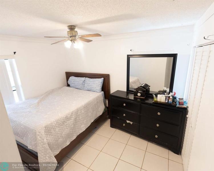  Single Family Homes Photo 10: 21100 NW 39th Ave  Miami Gardens,  FL 33055