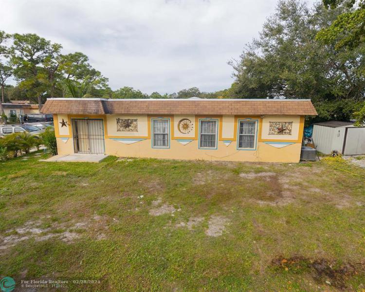  Single Family Homes Photo 9: 21100 NW 39th Ave  Miami Gardens,  FL 33055