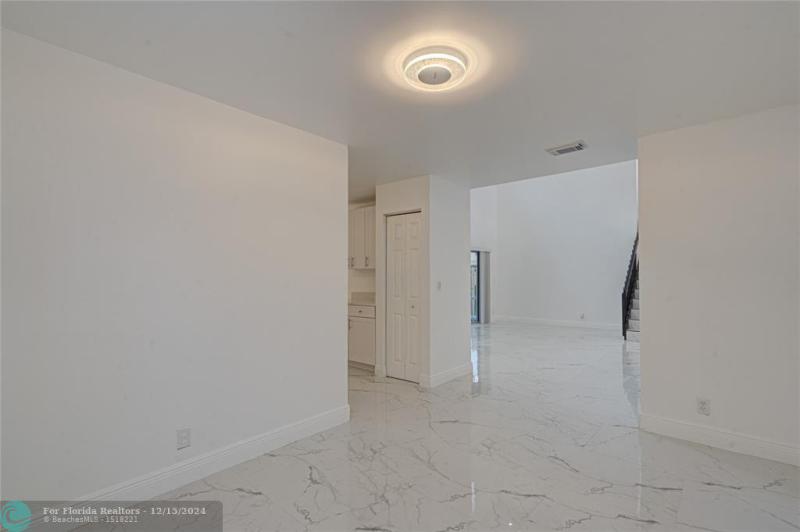  Single Family Homes Photo 10: 6611 SKIPPER TERRACE  Margate,  FL 33063