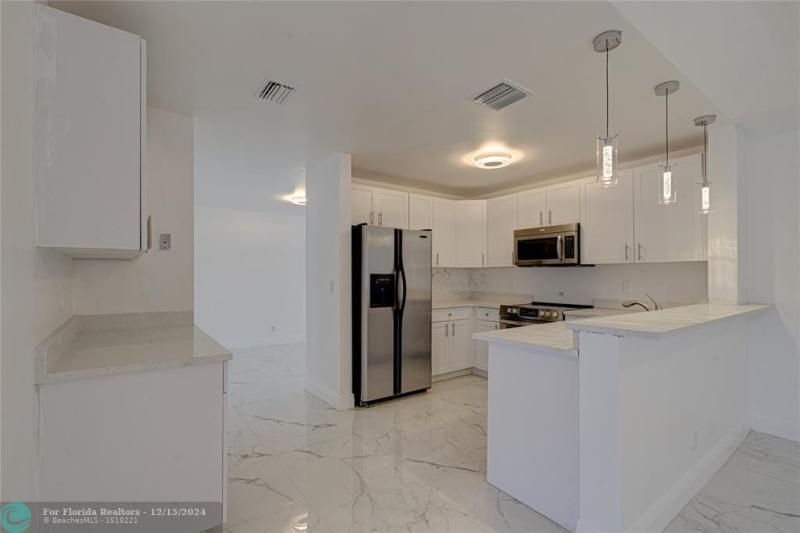  Single Family Homes Photo 15: 6611 SKIPPER TERRACE  Margate,  FL 33063