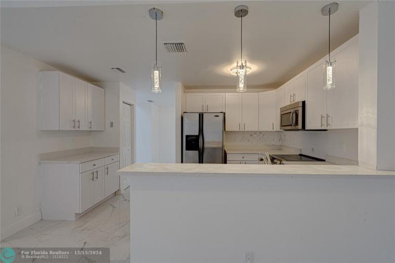  Single Family Homes Photo 18: 6611 SKIPPER TERRACE  Margate,  FL 33063