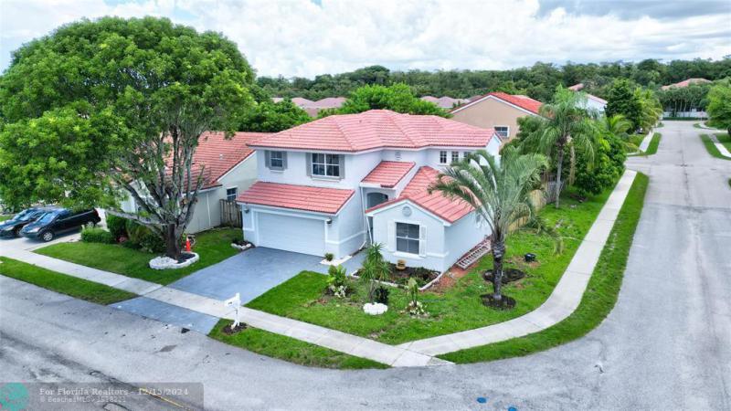  Single Family Homes Photo 2: 6611 SKIPPER TERRACE  Margate,  FL 33063