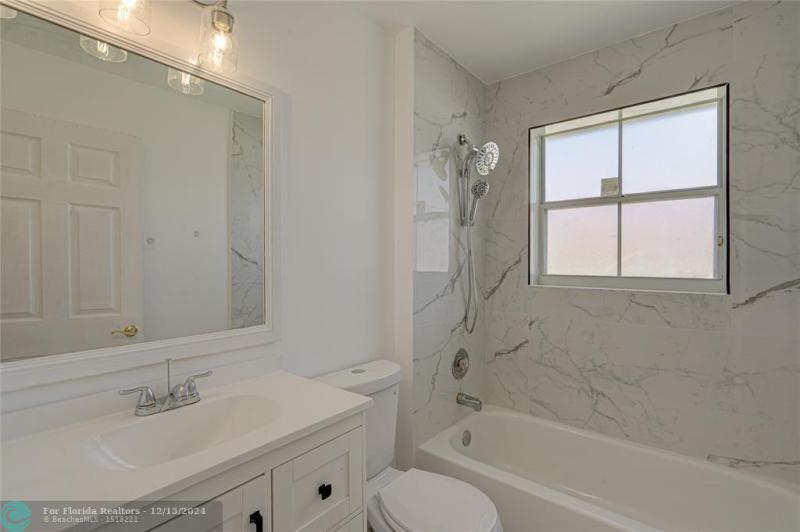  Single Family Homes Photo 21: 6611 SKIPPER TERRACE  Margate,  FL 33063