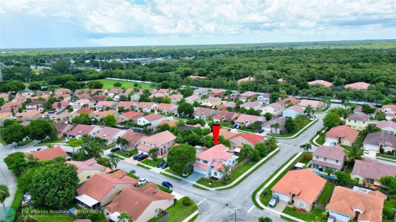  Single Family Homes Photo 3: 6611 SKIPPER TERRACE  Margate,  FL 33063