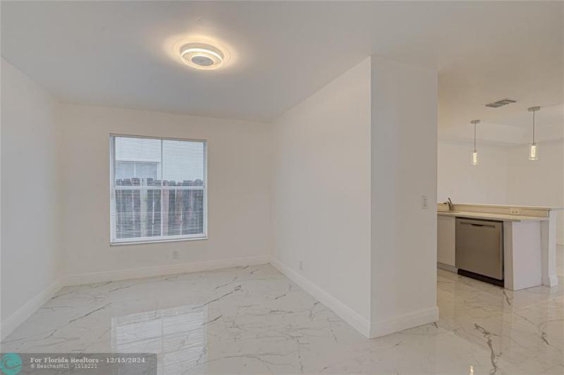  Single Family Homes Photo 9: 6611 SKIPPER TERRACE  Margate,  FL 33063