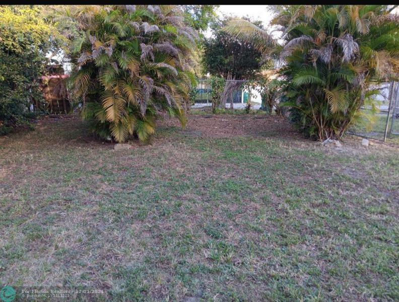  Commercial & Industrial Land Images 