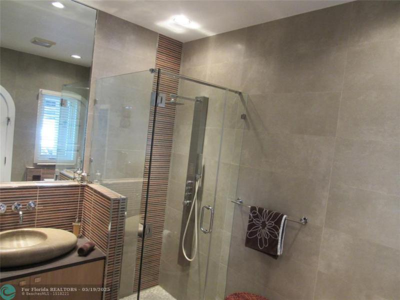  Single Family Homes Photo 35: 185 Palm Ave  Miami Beach,  FL 33139