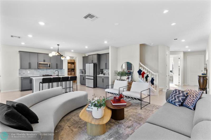  Single Family Homes Photo 10:  Tamarac,  FL 33321