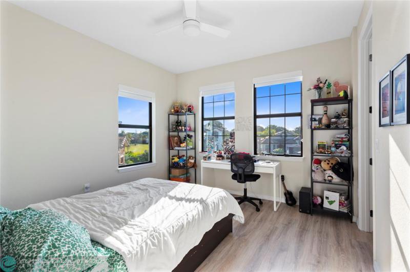  Single Family Homes Photo 15:  Tamarac,  FL 33321