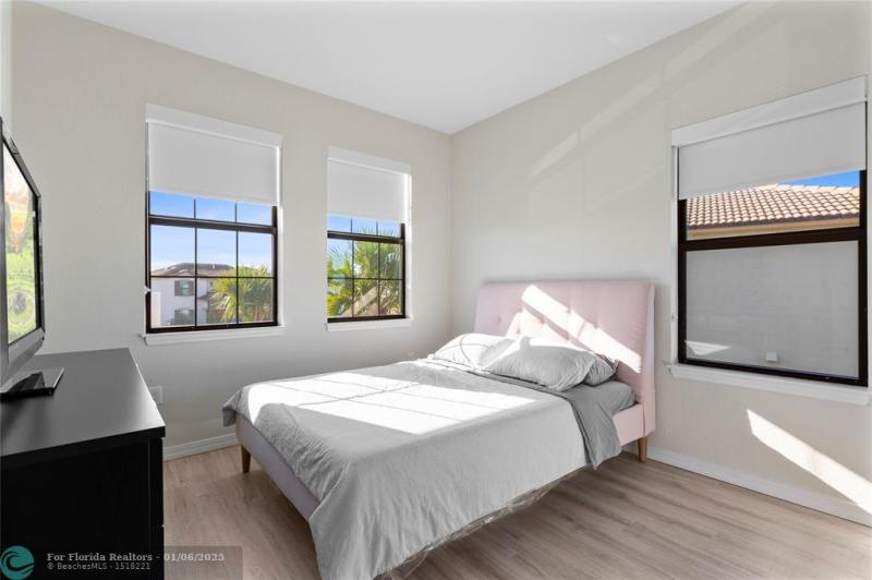  Single Family Homes Photo 18:  Tamarac,  FL 33321