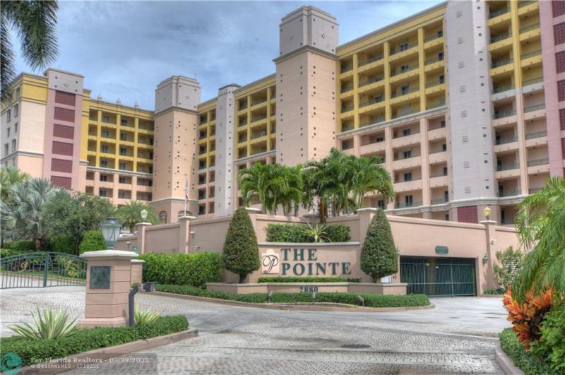  Condo & Townhome Photos