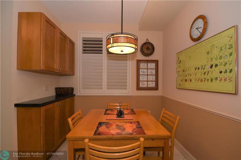 Condo & Townhome Photos