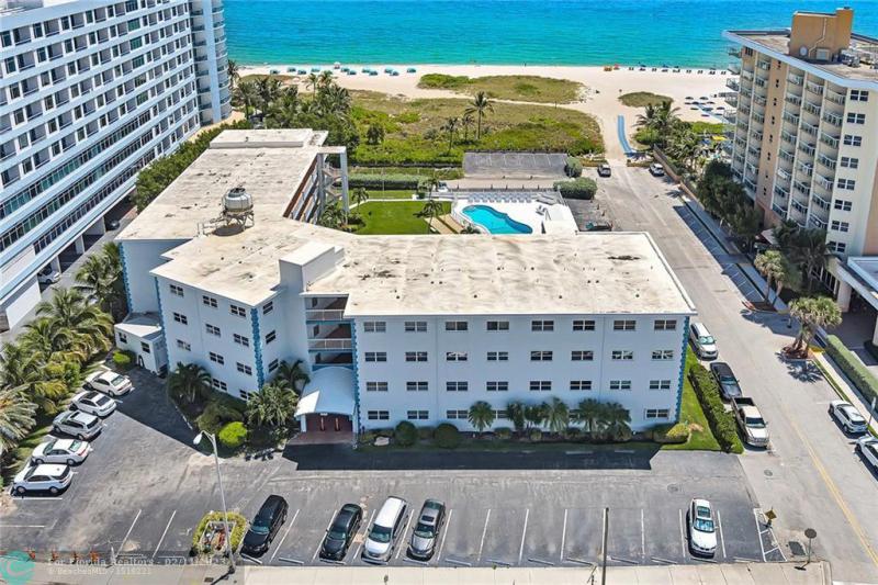  Condo & Townhome Photos