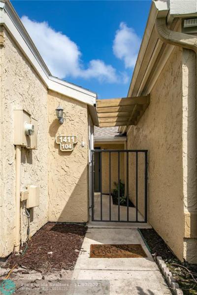  Condo & Townhome Photos