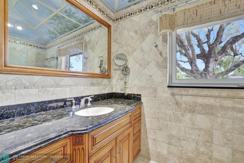  Single Family Homes Photo 29: 1508 NE 30th Ct  Oakland Park,  FL 33334
