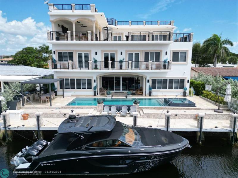  Single Family Homes Photo 12: 2616 SE 10th CT  Pompano Beach,  FL 33062