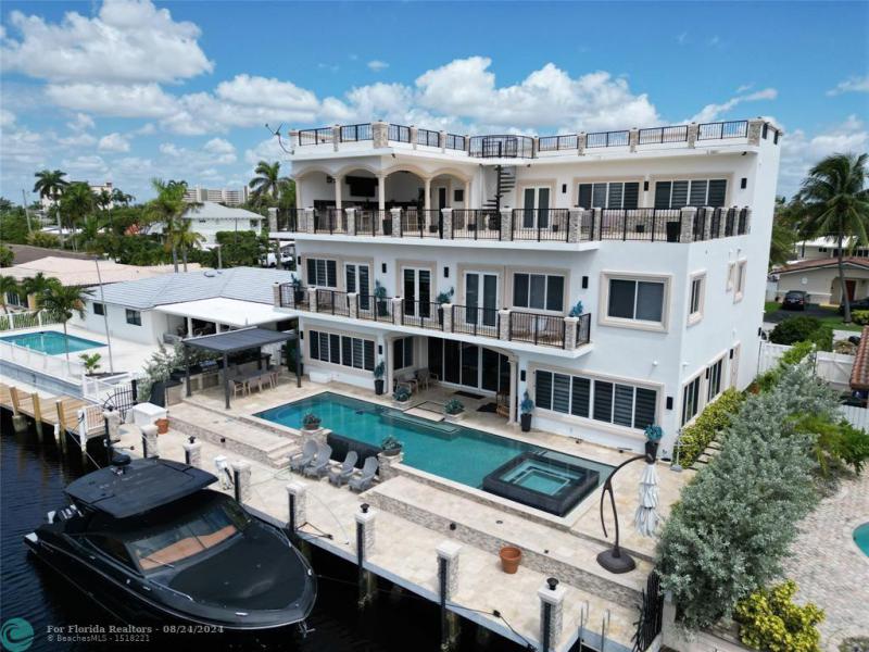  Single Family Homes Photo 2: 2616 SE 10th CT  Pompano Beach,  FL 33062