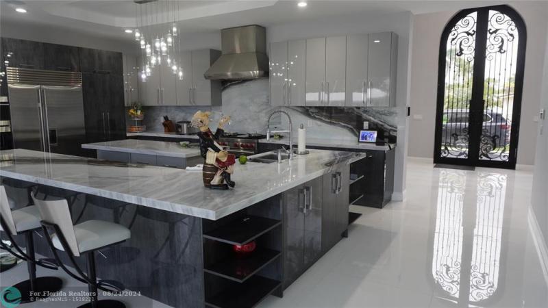  Single Family Homes Photo 23: 2616 SE 10th CT  Pompano Beach,  FL 33062