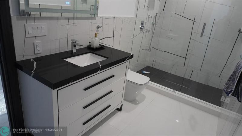  Single Family Homes Photo 36: 2616 SE 10th CT  Pompano Beach,  FL 33062