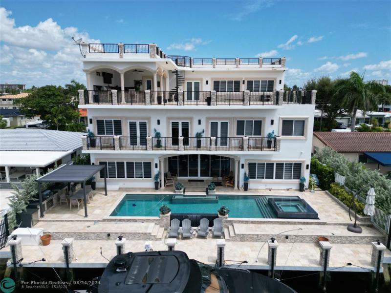  Single Family Homes Photo 4: 2616 SE 10th CT  Pompano Beach,  FL 33062