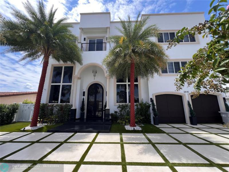  Single Family Homes Photo 5: 2616 SE 10th CT  Pompano Beach,  FL 33062