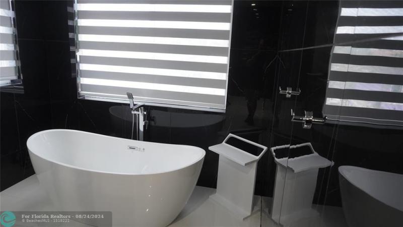  Single Family Homes Photo 55: 2616 SE 10th CT  Pompano Beach,  FL 33062