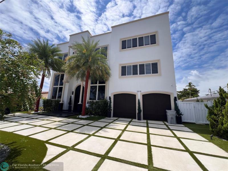  Single Family Homes Photo 6: 2616 SE 10th CT  Pompano Beach,  FL 33062